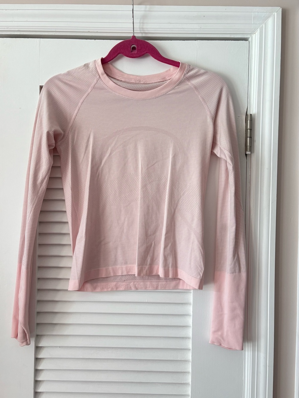 Lululemon Blush Pink Seamless Long Sleeve Running Top (Women’s Size 6)